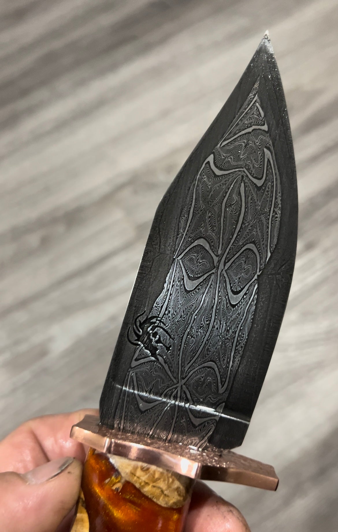 Mosaic flower pattern damascus hunter